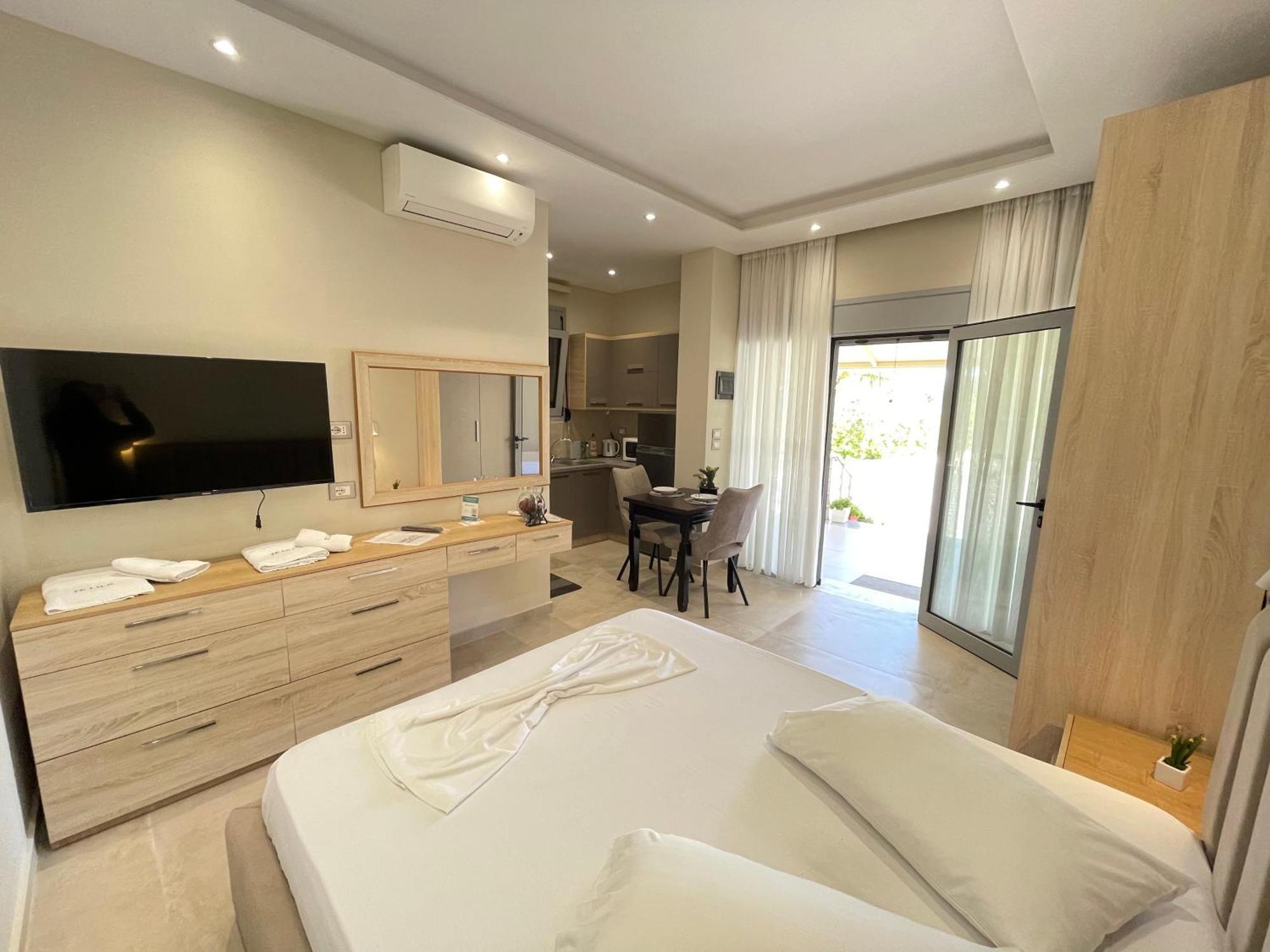 Arial Trinity Suites Vlore Exterior photo