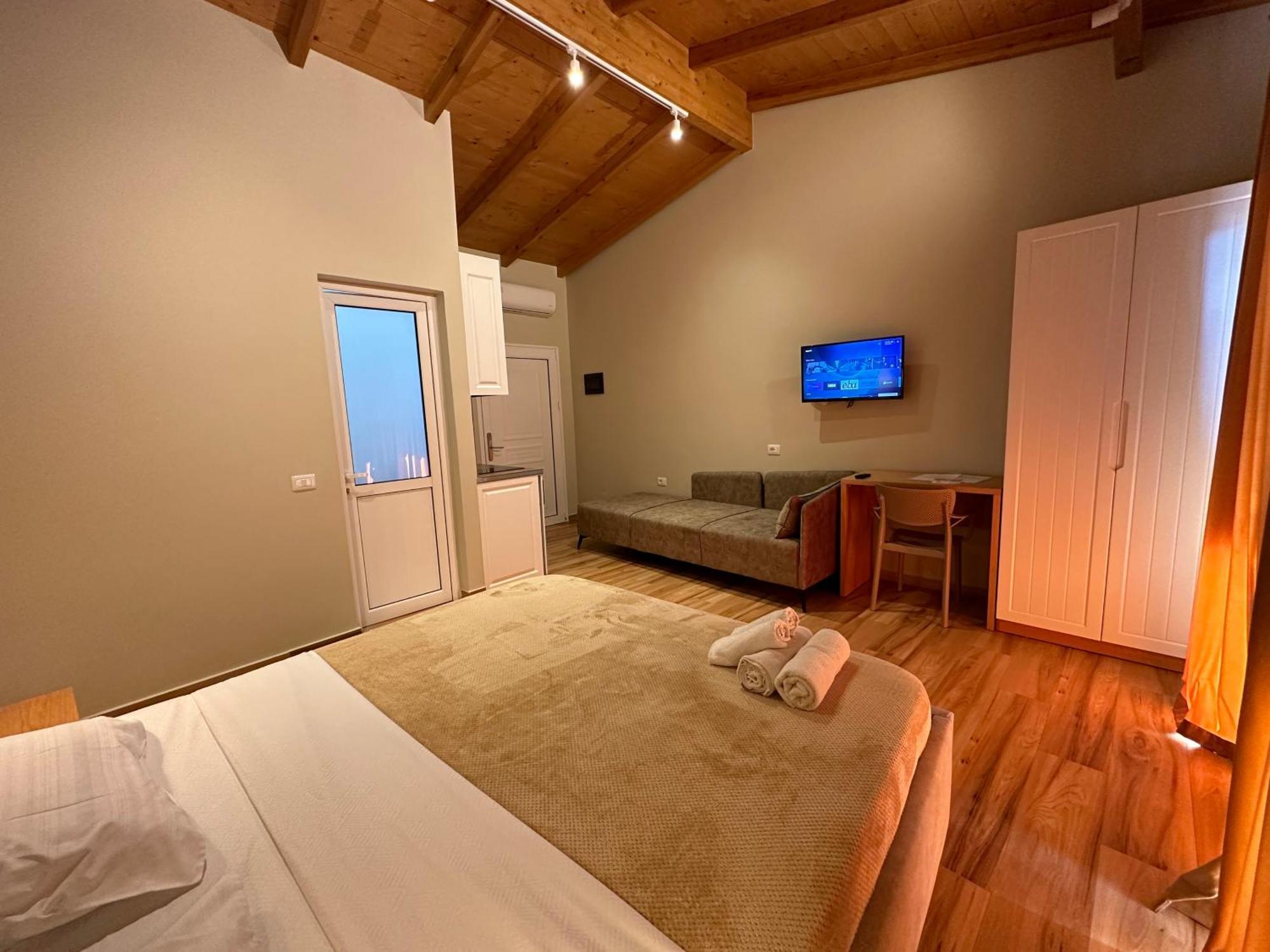 Arial Trinity Suites Vlore Exterior photo