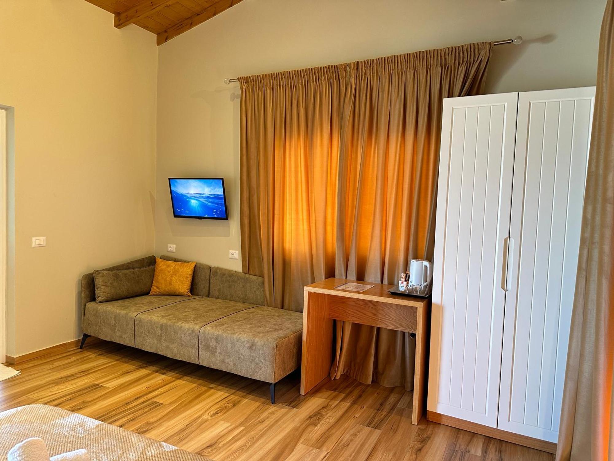 Arial Trinity Suites Vlore Room photo